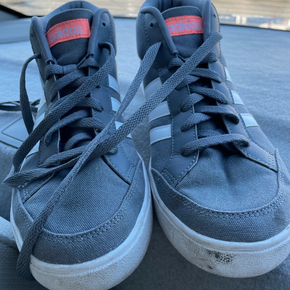 Adidas Sneakers